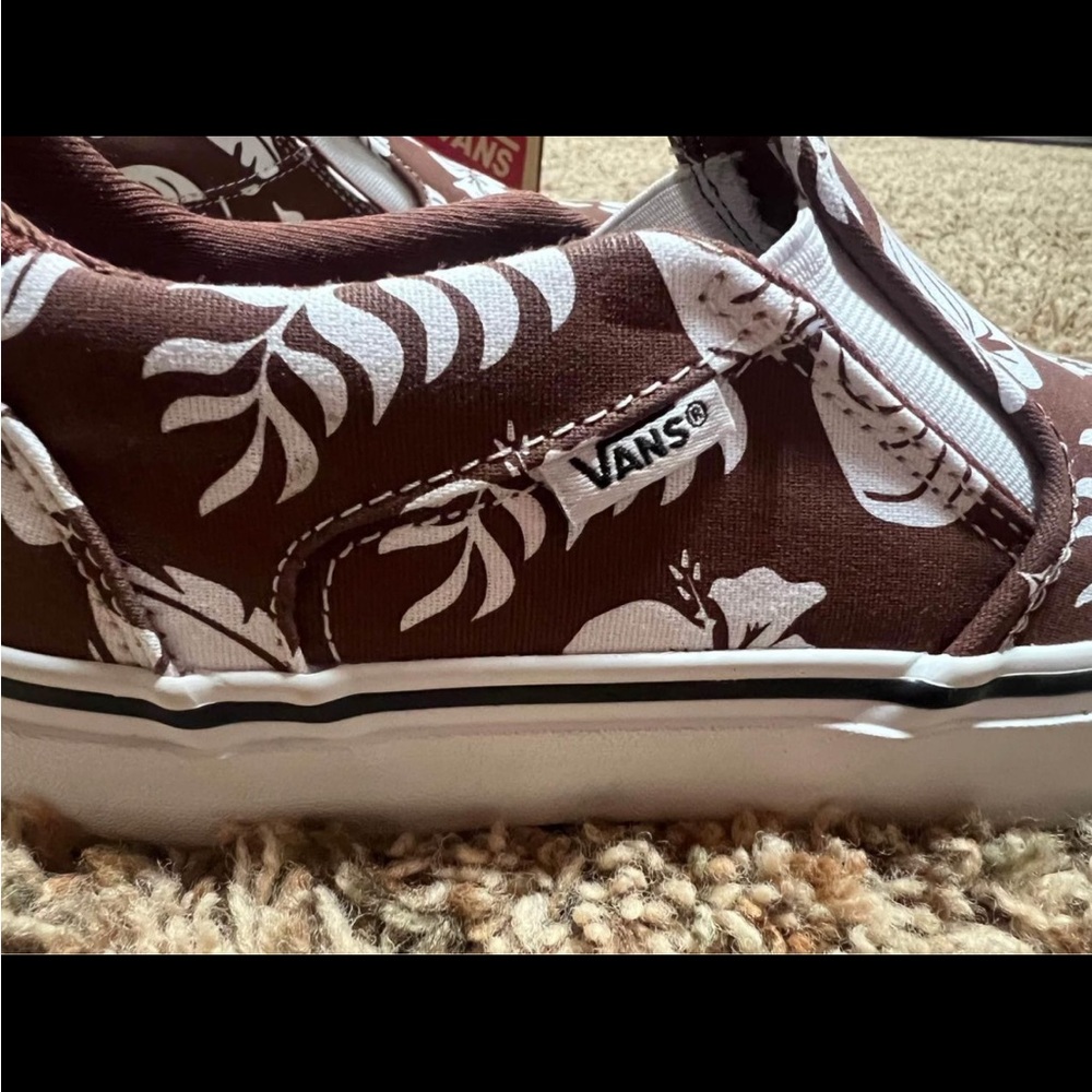 Vans - Picture 3 of 6